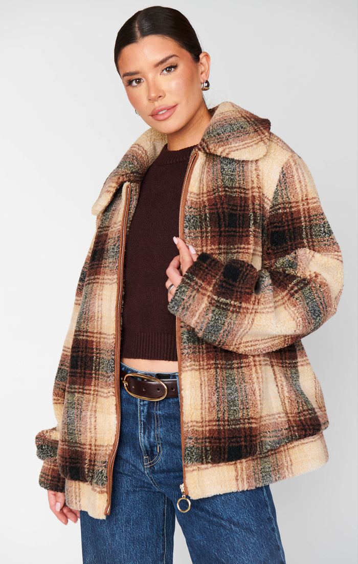 badge_model-wears-size-s