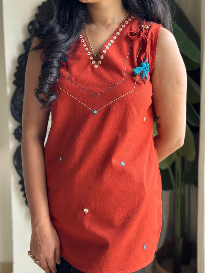 Pihu Minimal Sleeveless Top- Rust
