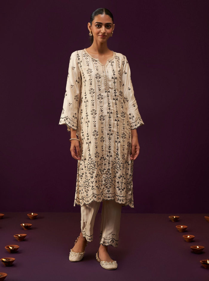 Tasanee Cupro Satin Off White Kurta Set