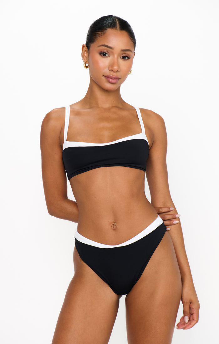 badge_model-wears-size-s