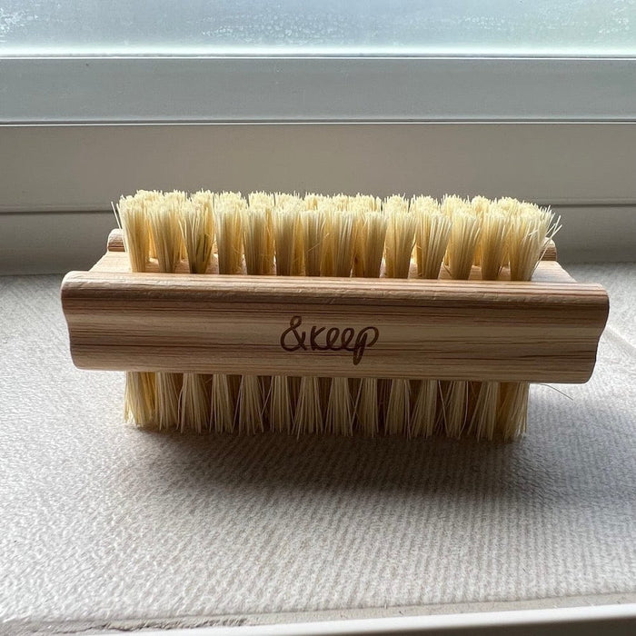 &Keep Bamboo & Sisal Nail Brush &Keep