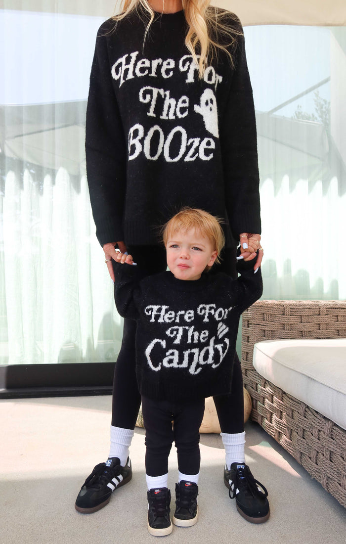 badge_model-wears-size-2T