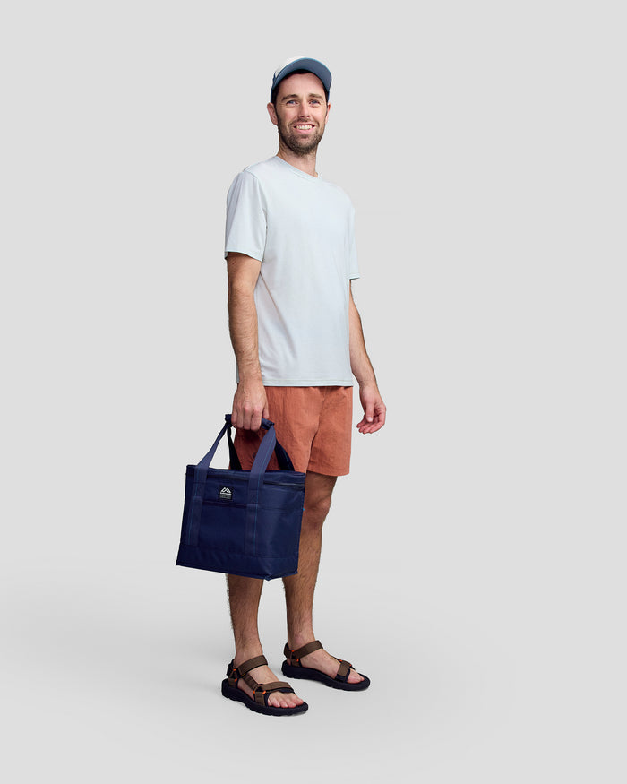 a0271_o4t_roamer_soft_cooler_12l_blue_m_d_1600x2000_2a2e340_1760306407000