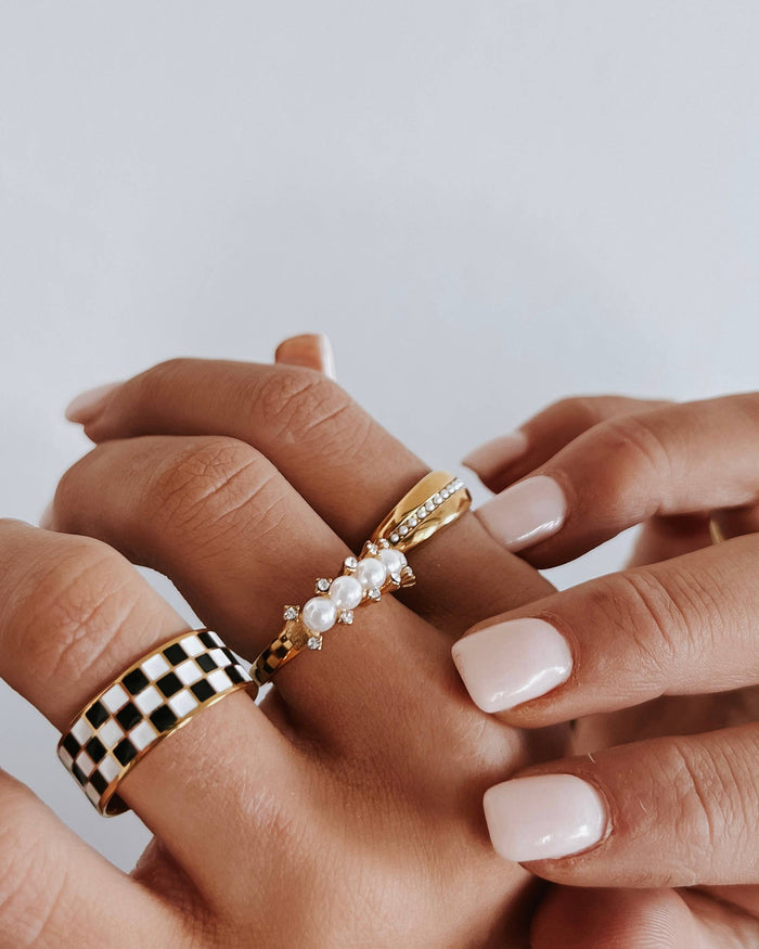 Roro Pearl Ring