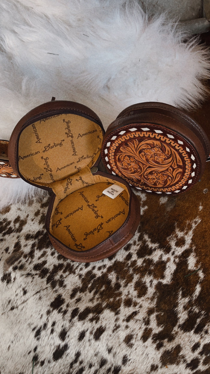 the 'wristlet' clutch